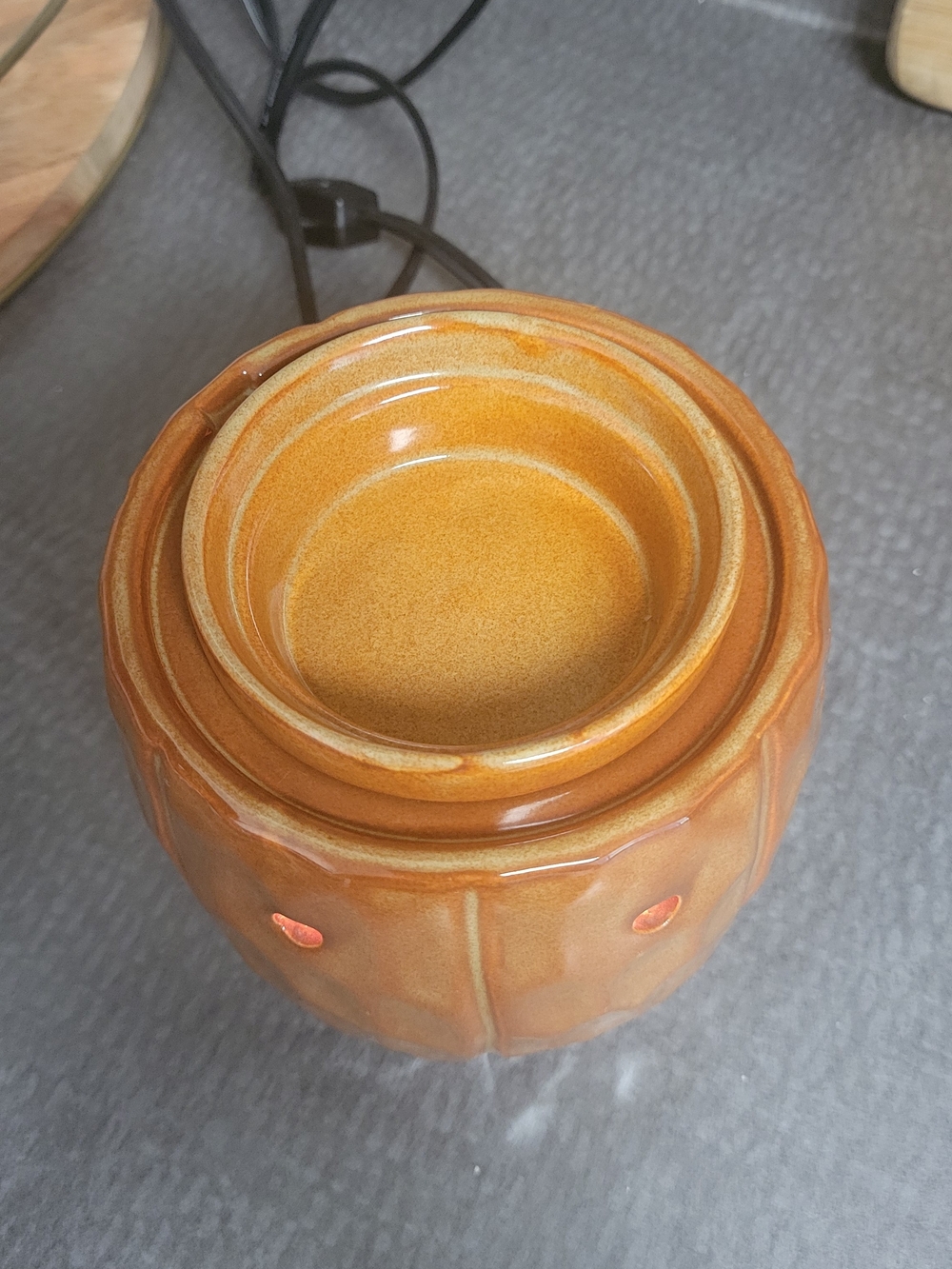 Scentsy Ceramic Pumpkin Wax Warmer in Warm Orange - Picture 5 of 5